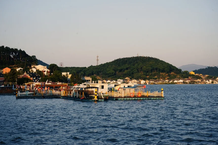 Dongbaek Island