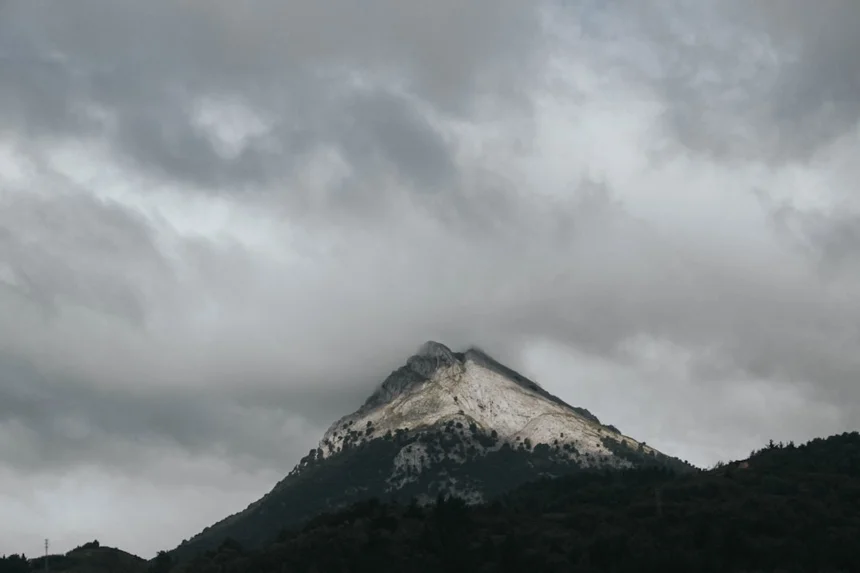 Guguson (mountain)
