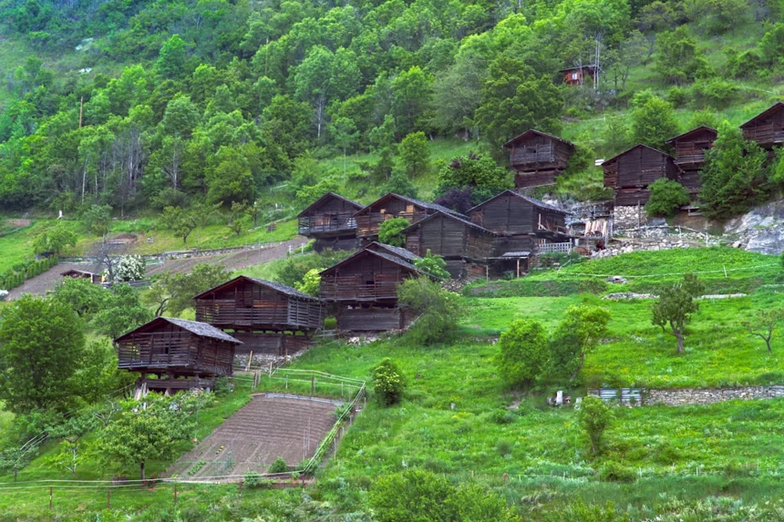 Nammae-dalraengi Village