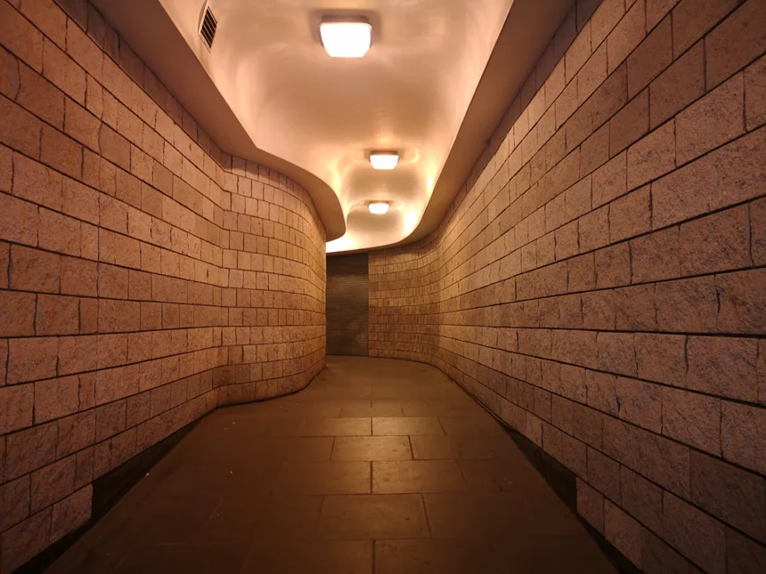 Theme Tunnel