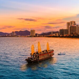 “나트랑 황제 디너 크루즈 투어” 솔직 후기, 여름밤 특별한 경험