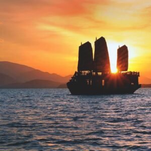 “나트랑 크루즈 투어 황제 디너 선셋 투어” 후기, 여러분의 여행에 꼭 필요한 선택