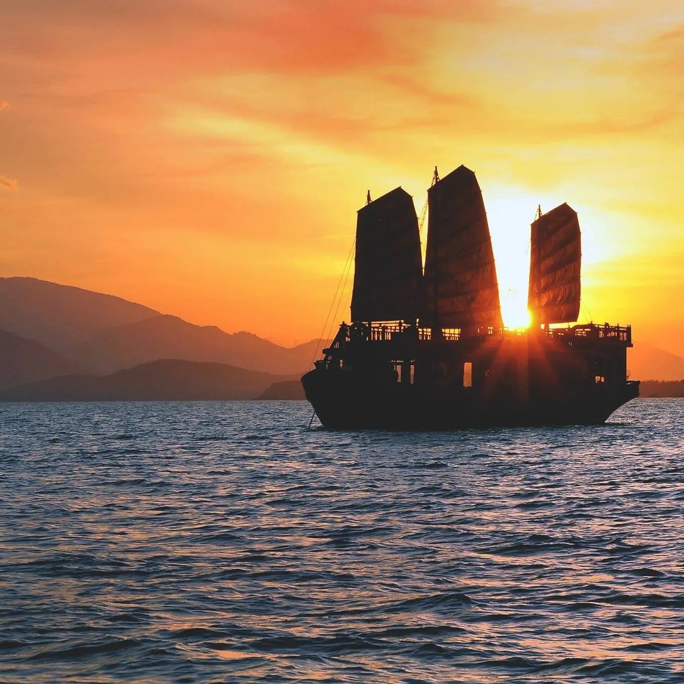 “나트랑 크루즈 투어 황제 디너 선셋 투어” 후기, 여러분의 여행에 꼭 필요한 선택