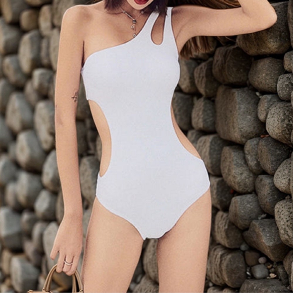 원숄더모노키니 나트랑 동남아 베트남 괌 해외여행 수영복, 필수템으로 인정받은 이유